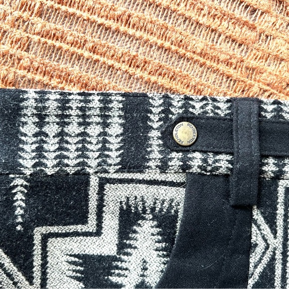 Pendleton Limited “Portland Collection” Wool Mini Skirt. Large. - Picture 6 of 12